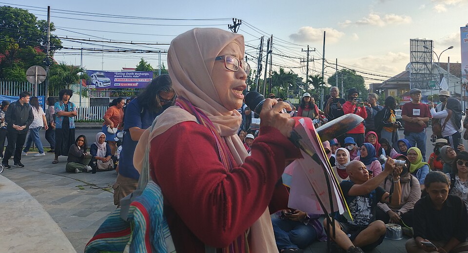 ‘Saling jaga’ and keep going